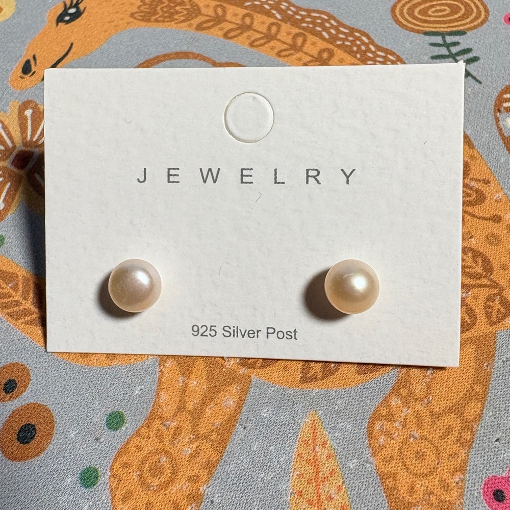 Elegant freshwater Pearl Stud Earrings with Silver Post